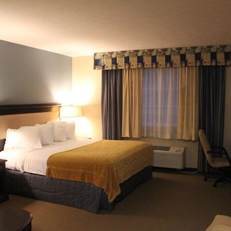Green Acres Hotel Pittsfield Chambre photo