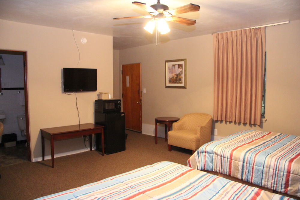 Green Acres Hotel Pittsfield Extérieur photo