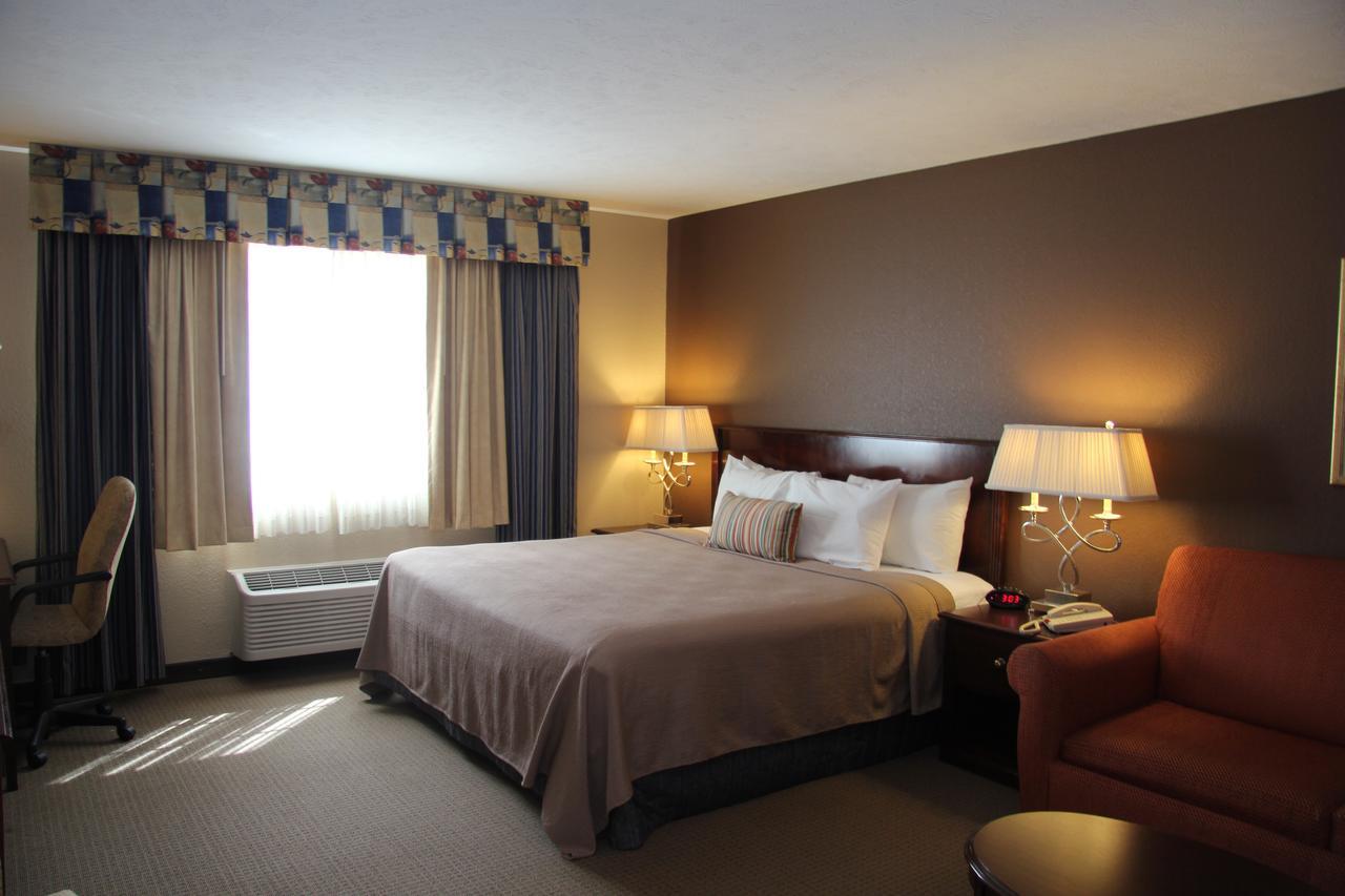 Green Acres Hotel Pittsfield Extérieur photo