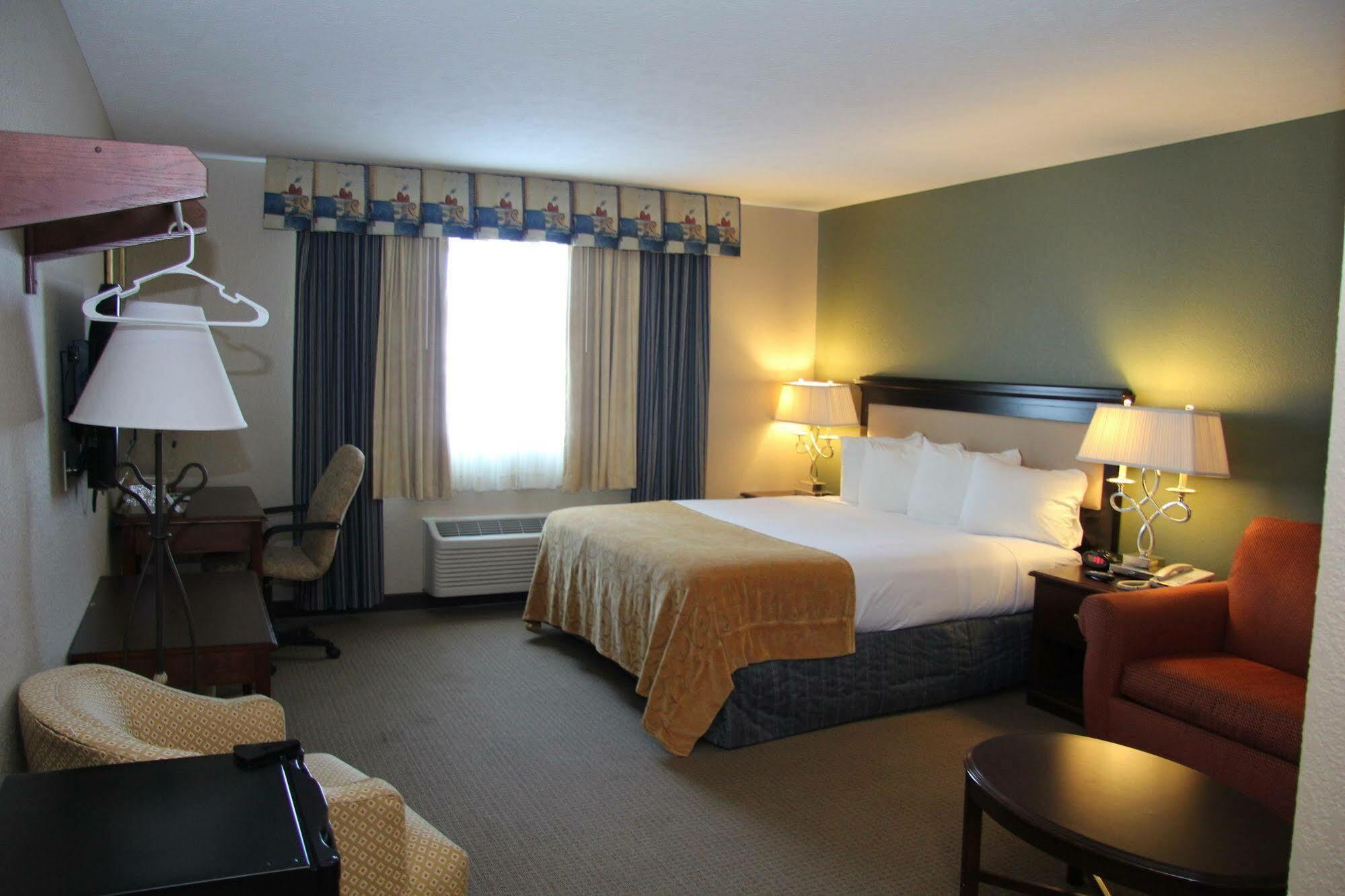 Green Acres Hotel Pittsfield Extérieur photo