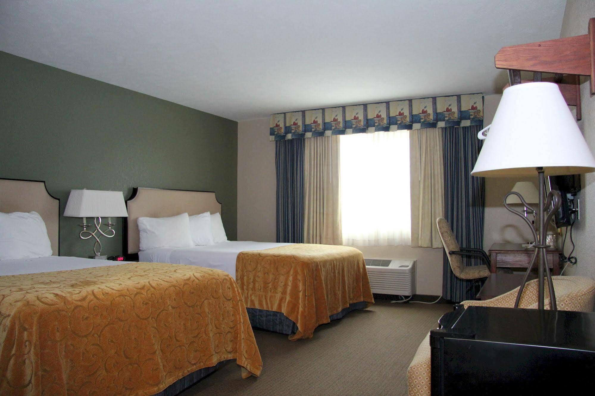 Green Acres Hotel Pittsfield Extérieur photo