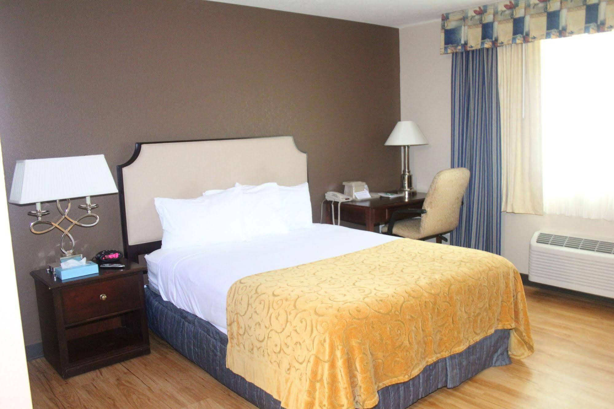 Green Acres Hotel Pittsfield Extérieur photo