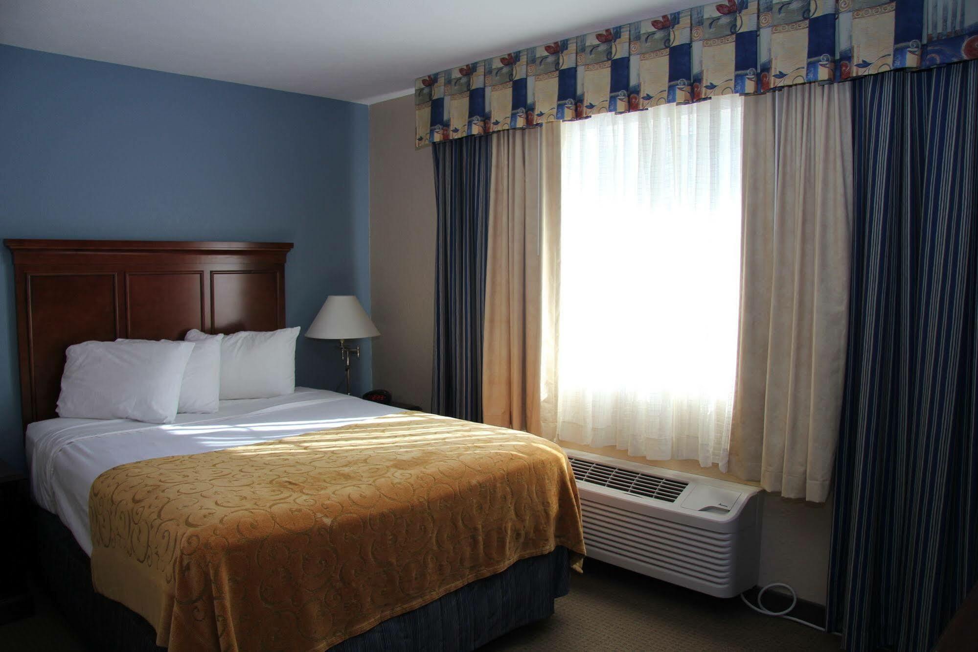 Green Acres Hotel Pittsfield Extérieur photo