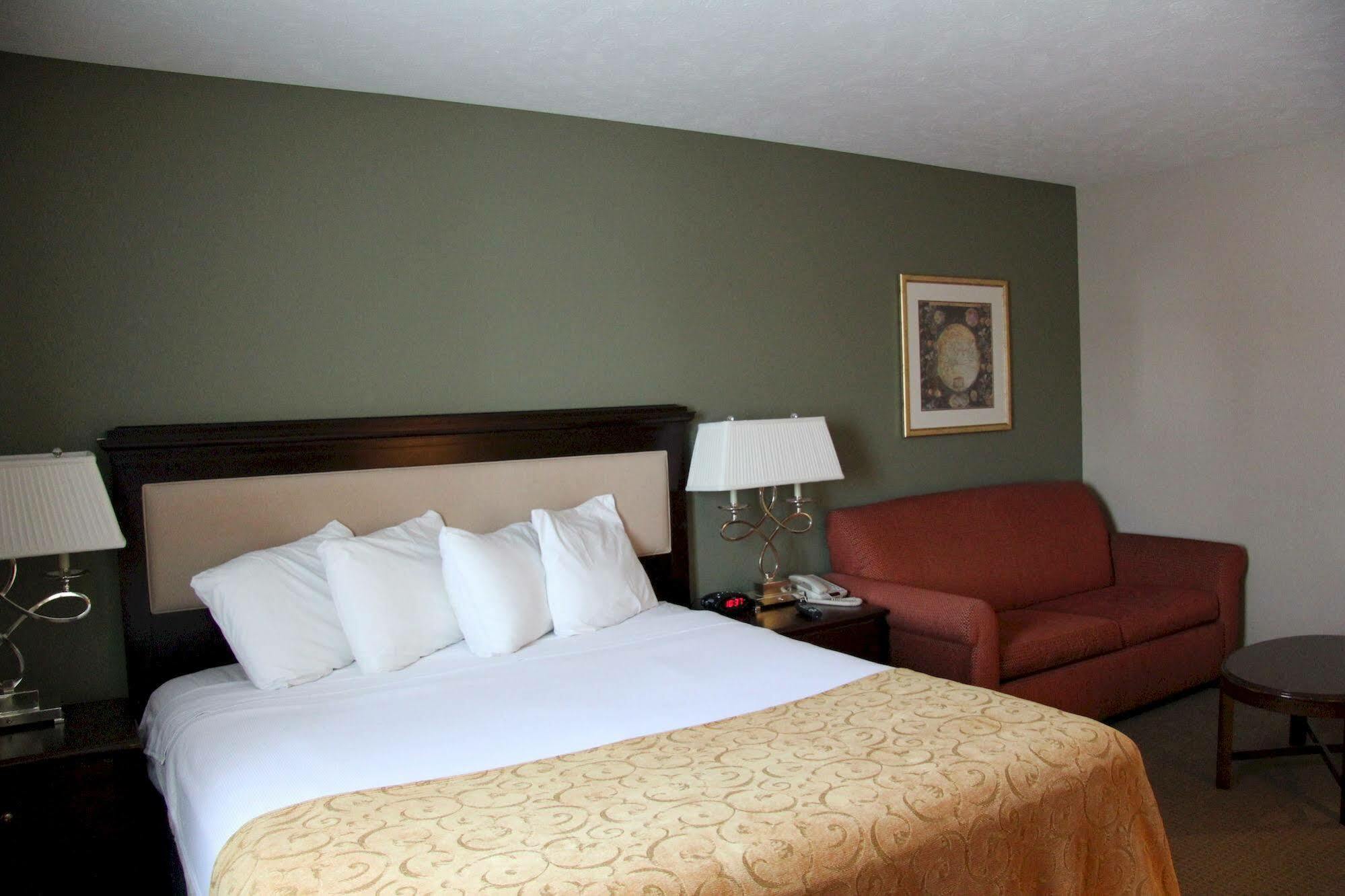 Green Acres Hotel Pittsfield Extérieur photo