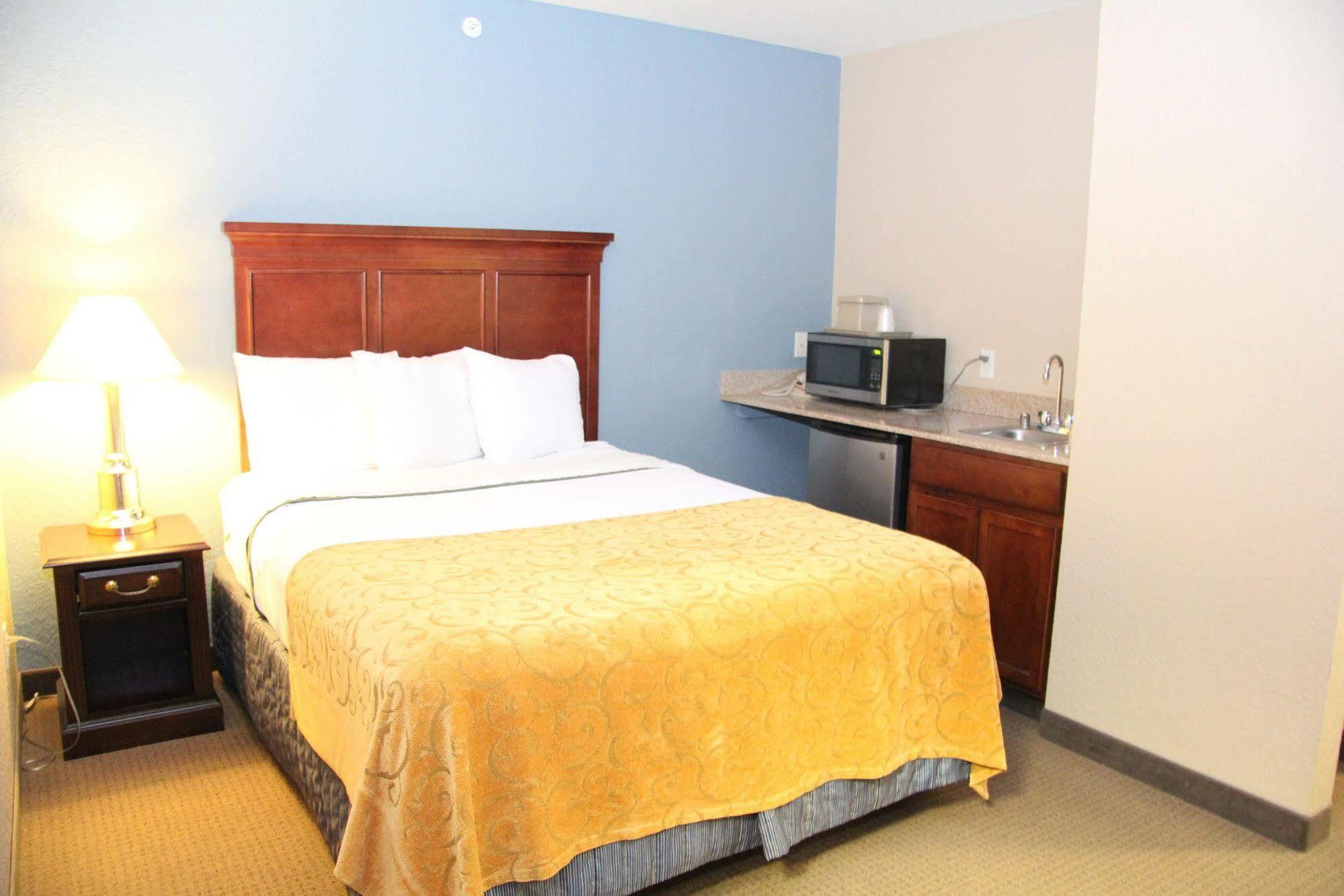 Green Acres Hotel Pittsfield Extérieur photo